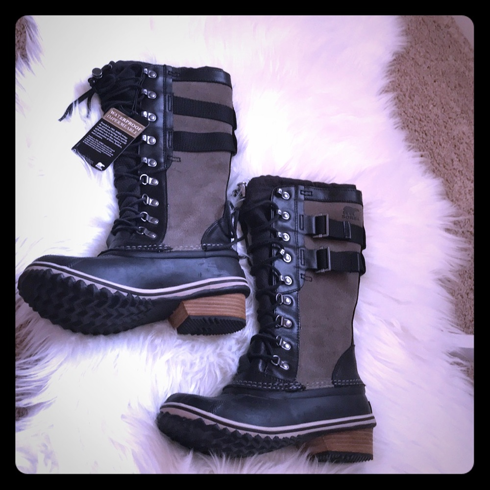 NWT Sorel Carly Conquest 2  Size 7